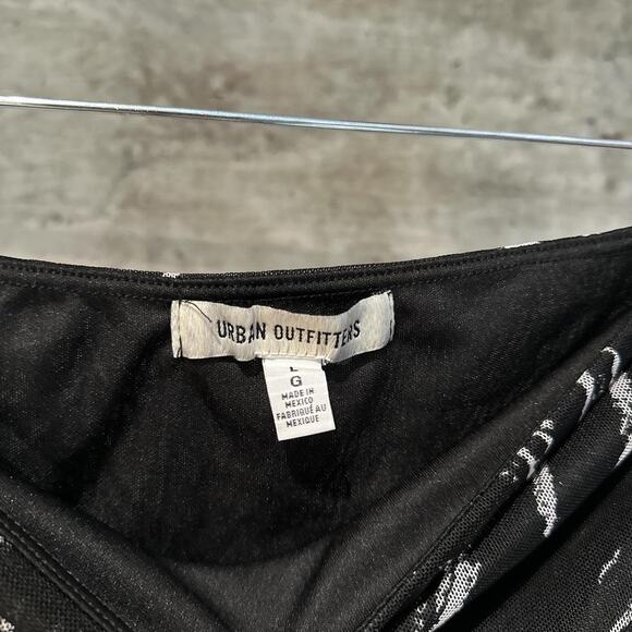 Urban Outfitters Size L Black and white swirl print crop tube top - Picture 3 of 4